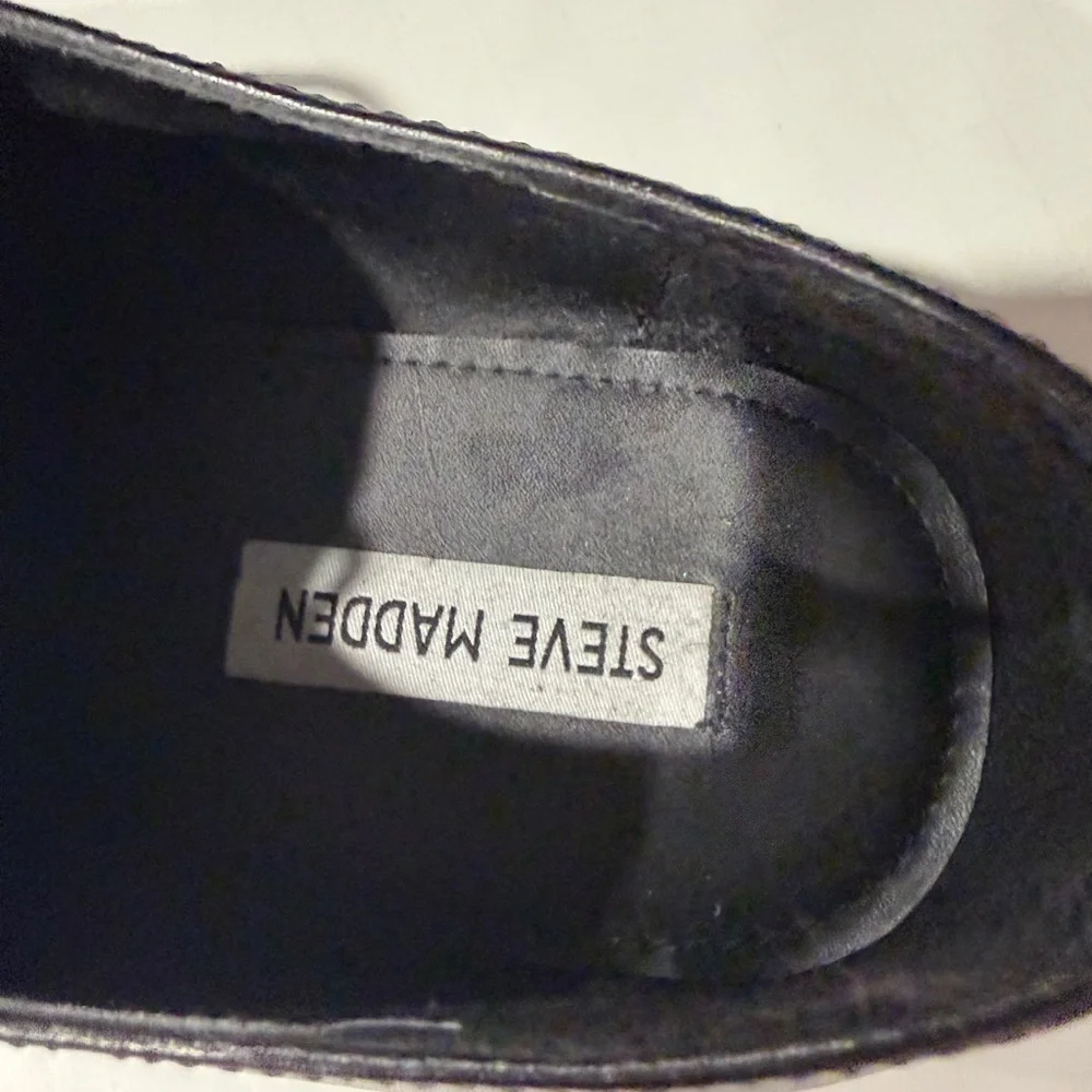 Steve Madden Black Leather Oxfords